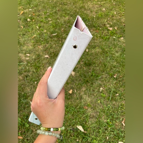 Binder - Picture 4 of 10